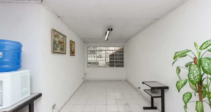 Sobrado de 317m² para uso comercial ou residencial à venda, cambuci, são paulo, sp. com 6 salas amplas, 4 banheiros, 4 vagas de garagem.