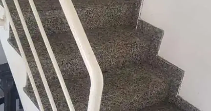 Sobrado de 59m² à venda, vila carmosina, são paulo, sp. com 2 dormitórios, 2 banheiros, sendo 1 lavabo, 1 vaga de garagem.