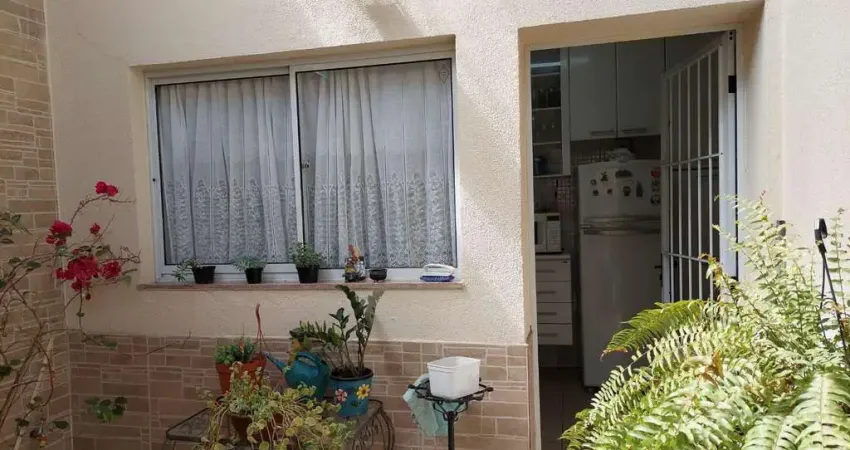 Sobrado à venda, com 3 dormitorios, 1 suite, 1 banheiro e uma vaga, localizado na rua robertson cambuci, são paulo, sp