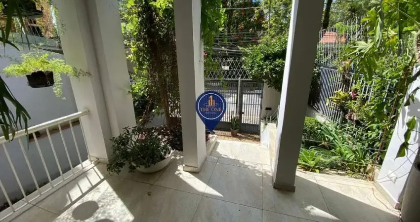 Sobrado à venda com 4 dormitórios sendo 1 suíte, 3 vagas, 5 banheiros, 256 m², localizado na aclimação, são paulo, sp