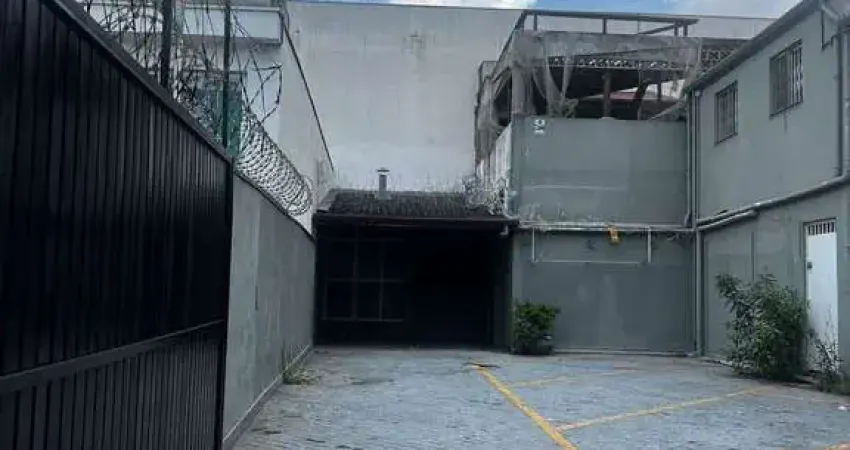Sala de 158m² para locação, vila mariana, são paulo, sp. distribuídos entre o térreo e o subsolo, duas entradas independentes.