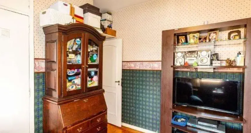 Casa à venda, com 3 vagas, 3 dormitórios, 2 suítes ótima localização