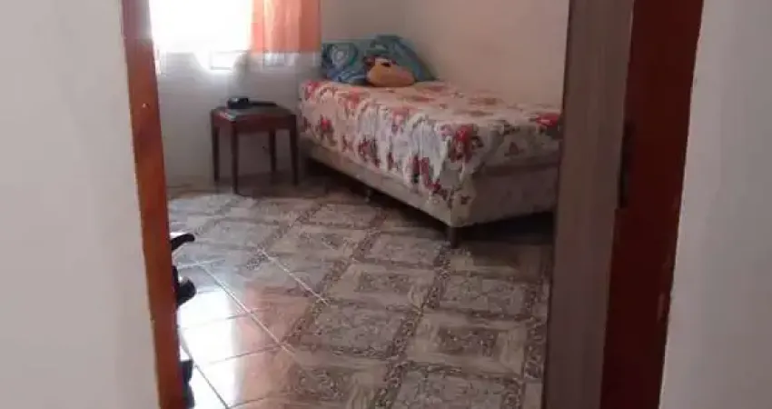 Casa à venda,com 3 vagas de garagem 2 dormitórios e edicula com banheiro