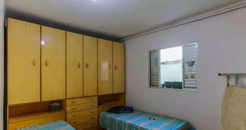 Venda de uma casa e sobrado no mesmo quintal, de 300m², vila água funda, são paulo, sp. com 3 dormitórios sendo 1 suíte, e 7 vagas para auto