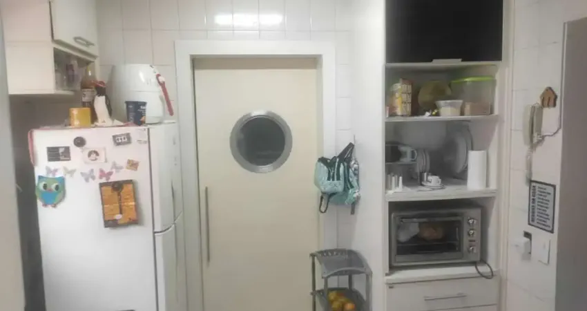 Apartamento com 2 dormitórios, sala, cozinha e banheiro - ótima localização