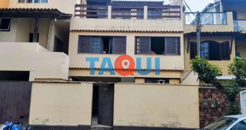 CASA VENDA 8 QUARTOS TRIPLEX PERTO DA PRAIA DO FORTE - Cabo Frio RJ