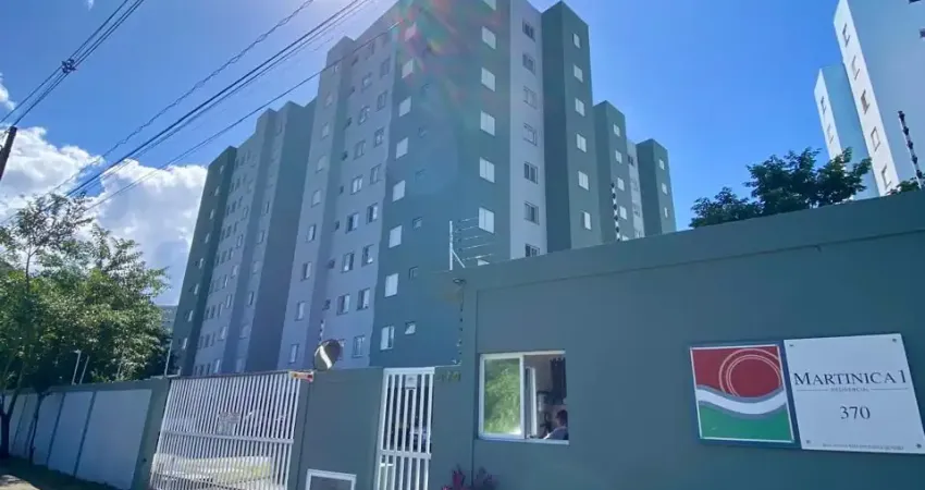 Apartamento com 02 dormitórios, a 600 metros da praia, em Caraguatatuba