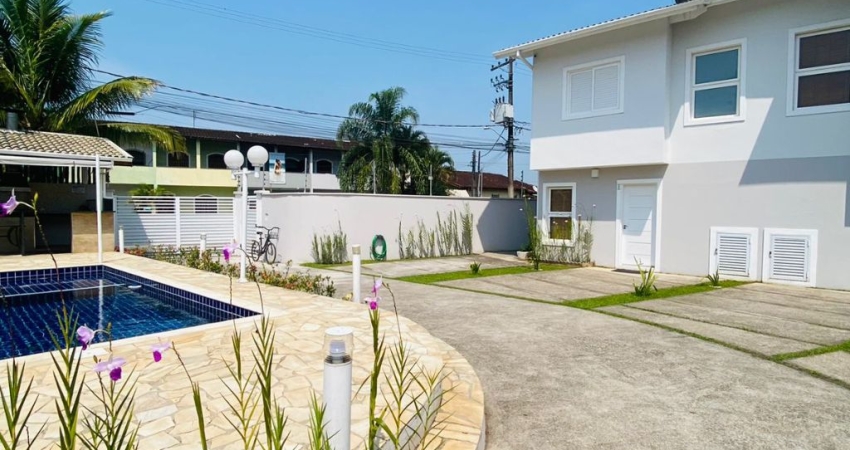 Lindo sobrado em condomínio com 02 dormitórios, em Caraguatatuba