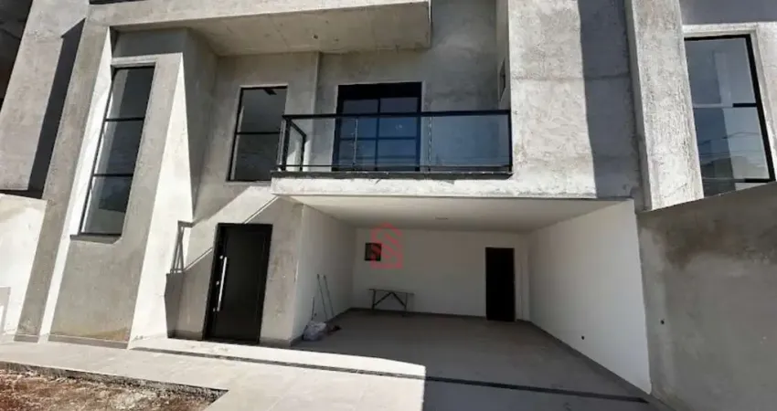 Espetacular Sobrado à Venda em Curitiba-PR, Bairro Campo Comprido: 3 Quartos, 3 Suítes, 2 Salas, 1 Banheiro, 4 Vagas, 175m²