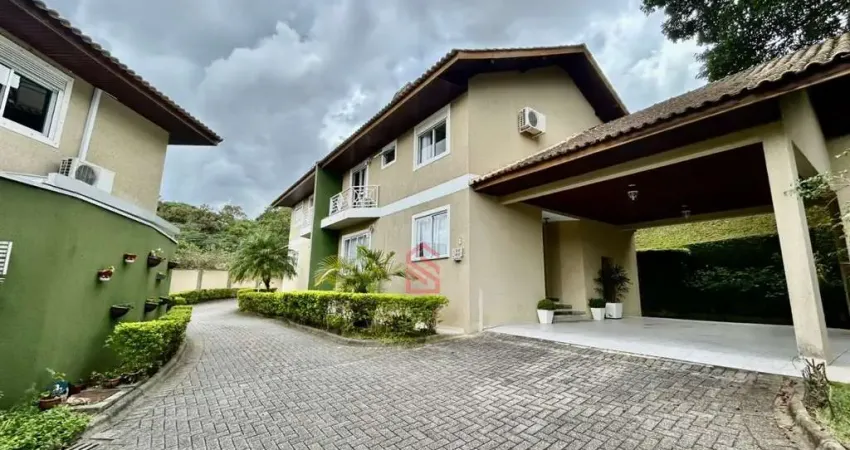 Imperdível: Casa à venda em Curitiba-PR, Pilarzinho, 3 quartos, 1 suíte, 3 salas, 4 banheiros, 4 vagas de garagem, 160 m².