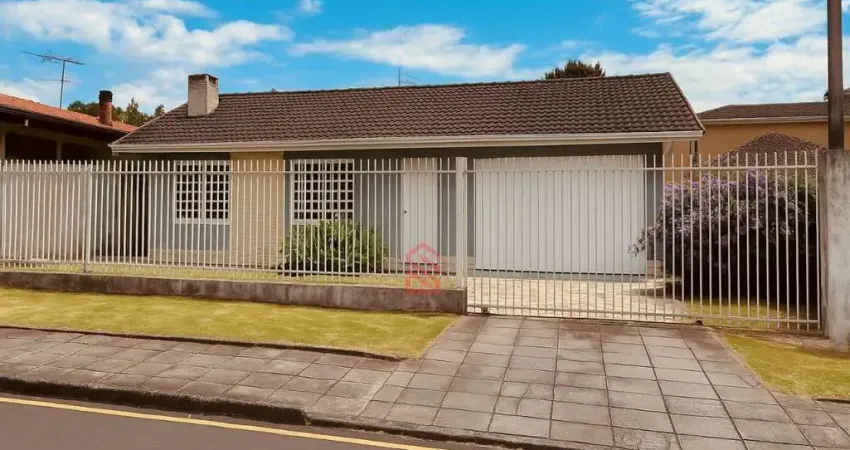 Residência de 4 quartos e 2 suítes no bairro orleans, curitiba-pr: 210m², 2 salas, 4 banheiros, 10 vagas.