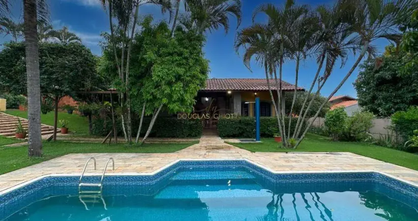Chácara semi-nova em Colinas do Mosteiro de Itaici - Piscina, churrasqueira e móveis planejados - Venda