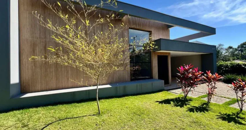 Imóvel novo com piscina em Colinas do Mosteiro de Itaici - Pronto para morar