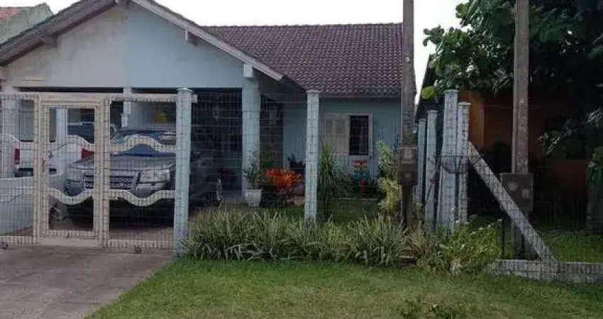 C1081 - Ótima residência com piscina localizada no Centro de Imbé