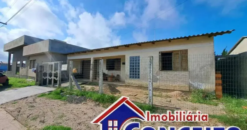 C869 - Residência em ótima localização no balneário Presidente
