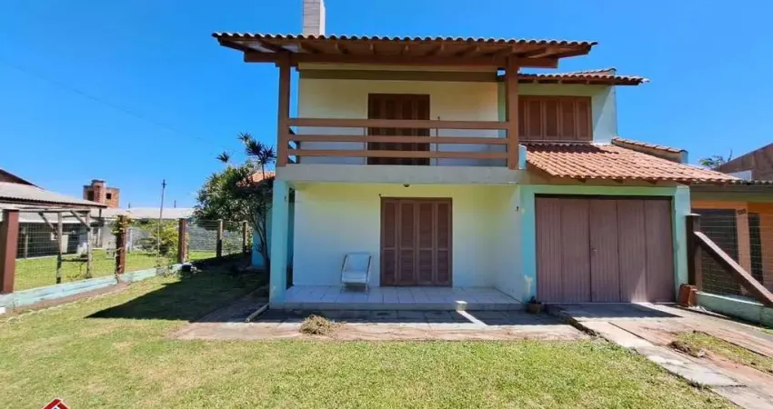 C05 - excelente residência com 04 dormitórios a apenas 100 metros do mar