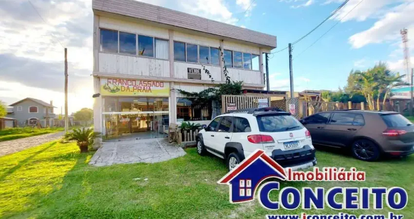 PC10 - Prédio comercial com apartamento localizado na avenida Principal