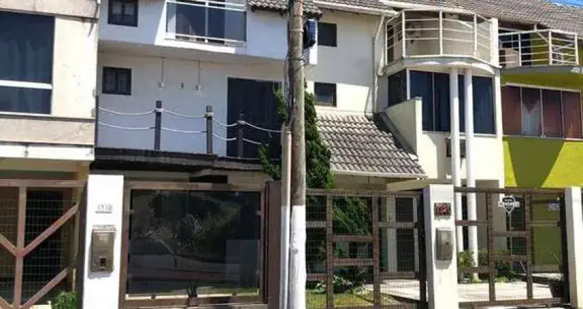 DT1022 - Excelente triplex com 04 dormitórios a 25 metros do mar