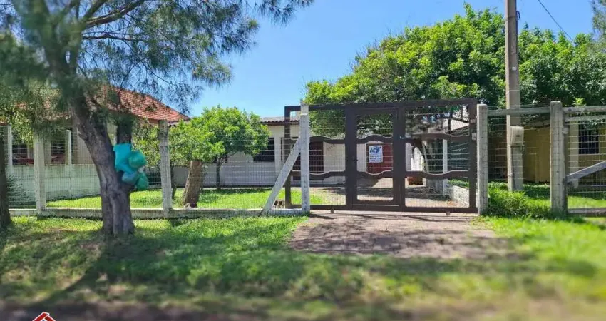 C902 - Ótima residência com 03 dormitórios no Balneário Presidente