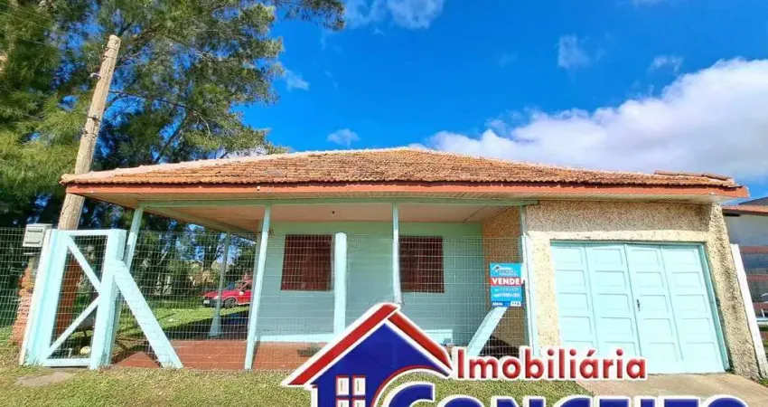 C346 - Residência composta de 03 dormitórios a 300 metros do mar