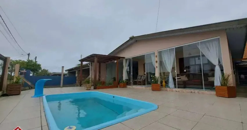 C372 - excelente residência com 03 dormitórios em região de moradores