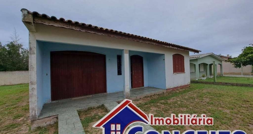C271 - Ótima residência a 90 metros do mar em Mariluz