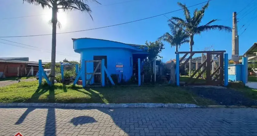 C177 - imóvel composto de 02 dormitórios e 04 kitnets no balneário mariluz