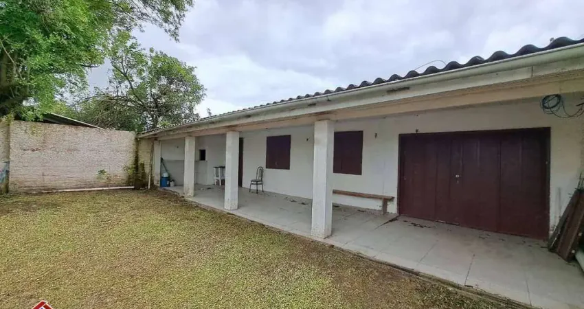 C136 - residência composta de 03 dormitórios em região de moradores