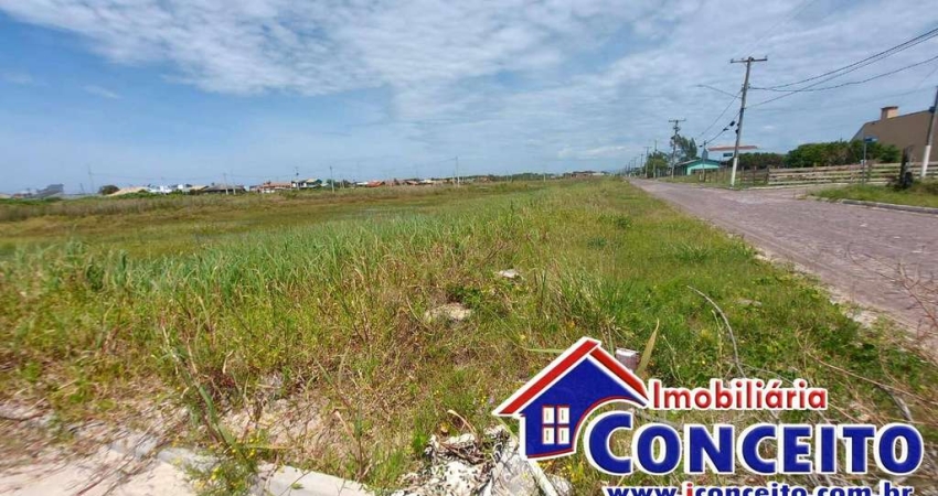 T49 - Excelente lote medindo 360m² localizado a 350 metros do mar