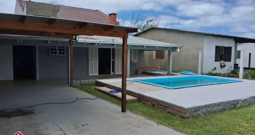 C76 - excelente residência com piscina a apenas 300 metros do mar