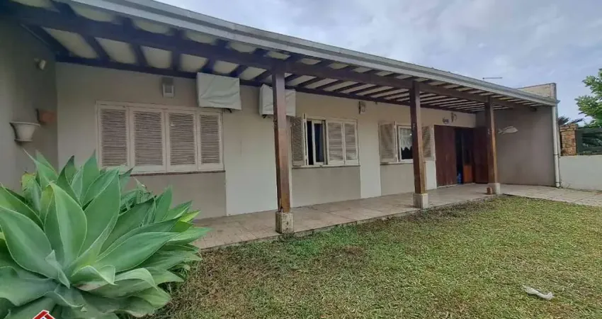 C13 - excelente imóvel composto de 03 dormitórios a apenas 75m do mar