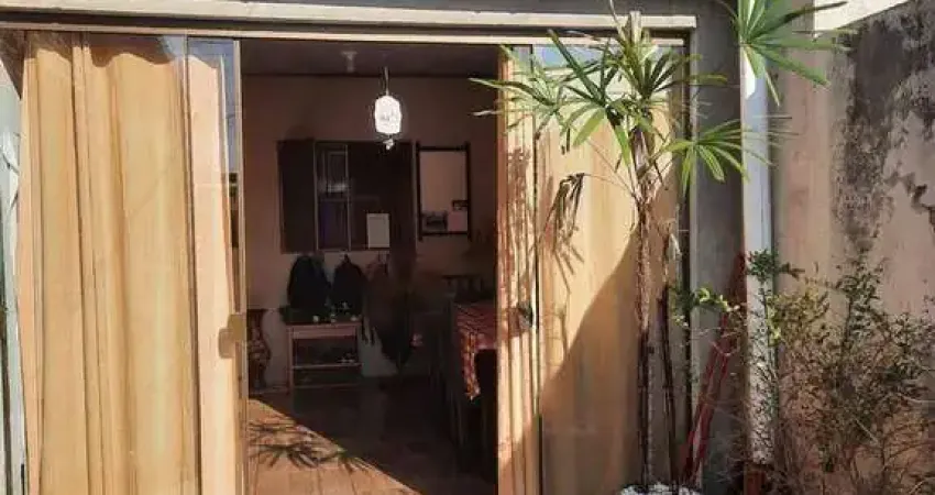 C116 - Resdiência composta de 03 dormitórios localizado em Nova Nordeste