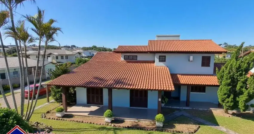 C111 - imóvel de alto padrão situado a apenas 300 metros do mar