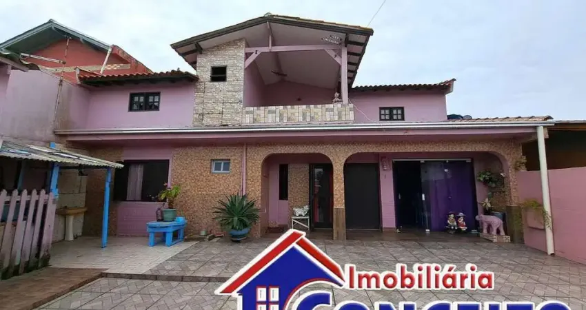 C437 - Imóvel com 05 dormitórios, piscina e anexo em excelente localização