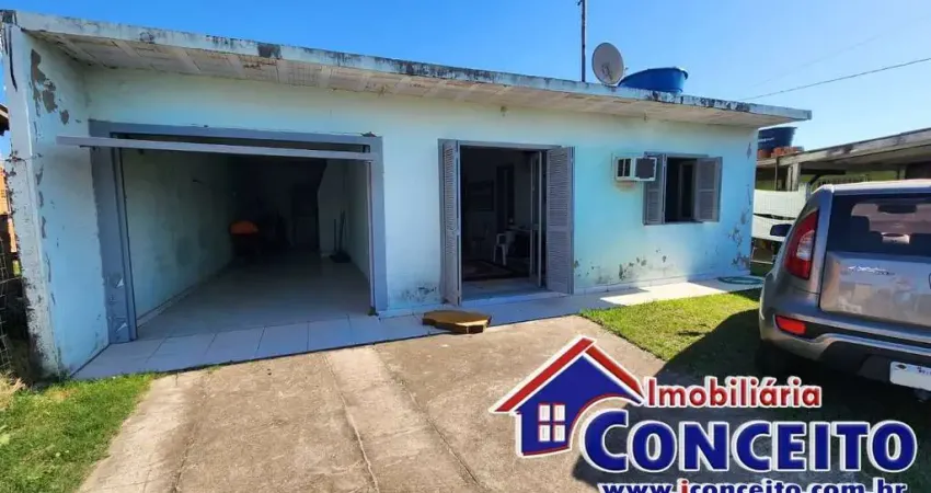 C204 - residência localizada em região de moradores no balneário albatroz