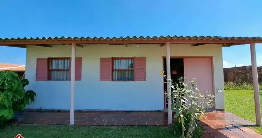 C625 - Residência com anexo localizado no Balneário Mariluz