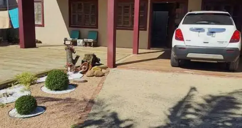 C1019 - Linda residência com piscina localizada no Centro de Imbé