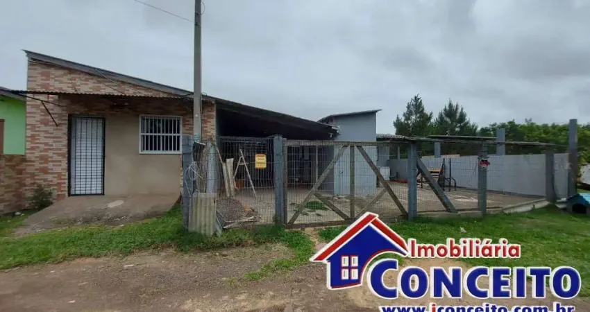 C86 - Residência localizada em região de moradores no balneário Mariluz