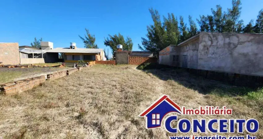 T292 - Terreno de 300m² a poucos metros do mar no balneário Imara