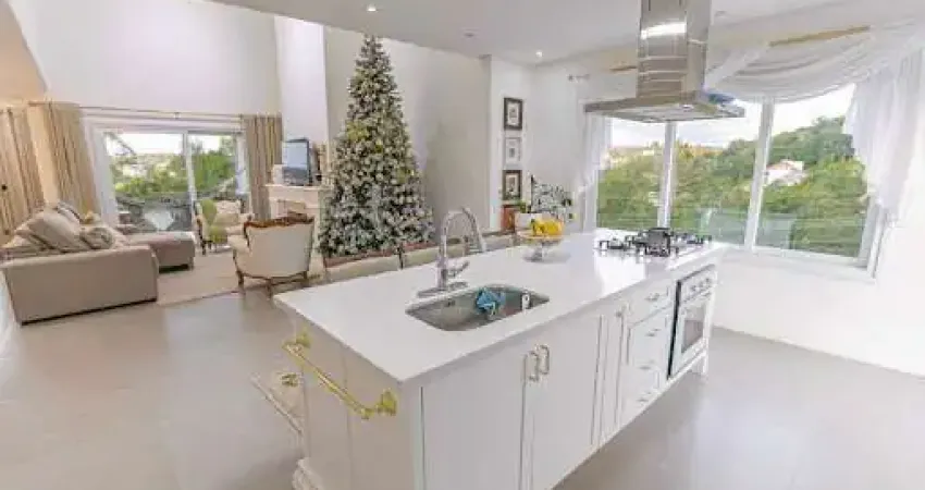 Casa com 3 quartos para alugar no Vale das Colinas, Gramado