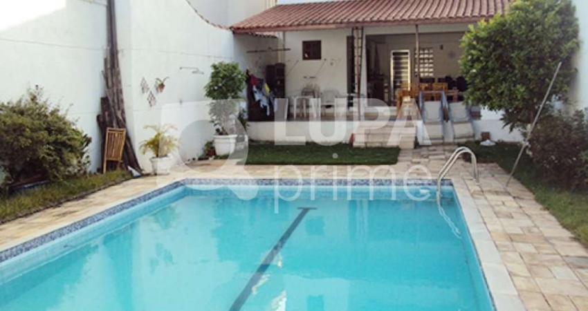 Casa com 4 dormitórios à venda na Vila Mariza Mazzei!
