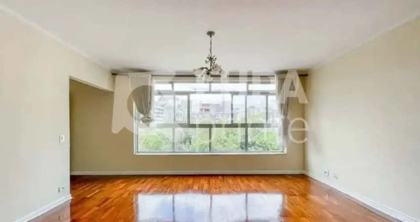 Apartamento com 3 dormitórios de 194m², à venda no Paraíso