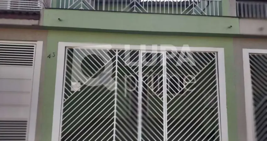 Sobrado com 3 dormitórios sendo 1 suíte á venda na Vila Nivi