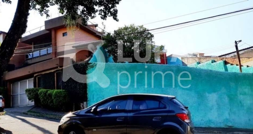 Terreno à venda na Rua Moreira, 327, Vila Romero, São Paulo