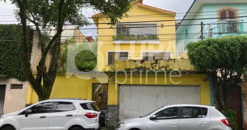 Casa térrea com 3 dormitórios sendo 2 suítes à venda na Vila Dom Pedro II !