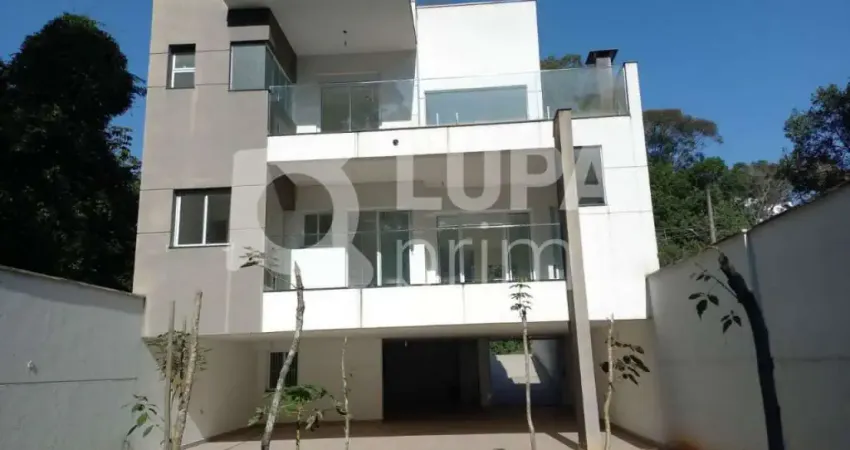 Casa de alto padrão com 3 dormitórios e 5 banheiros à venda - Jardim Floresta
