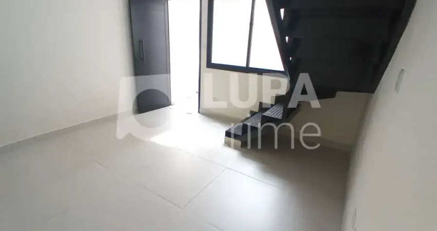 Sobrado com 3 casas, 6 dormitórios e 6 banheiros à venda em Santana