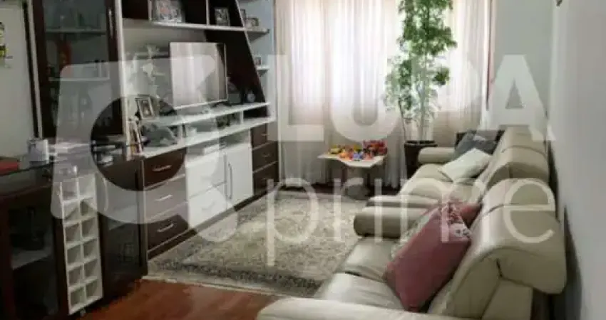 Casa espaçosa em condomínio com 3 dormitórios e 4 banheiros à venda na Água Fria