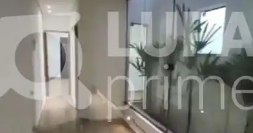 Sobrado com 3 dormitórios sendo 1 suíte á venda no Parque Vitória