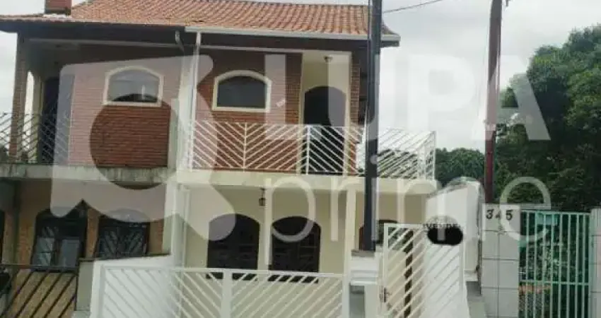 Sobrado com 4 dormitórios sendo 1 suíte á venda na Vila Irmãos Arnoni